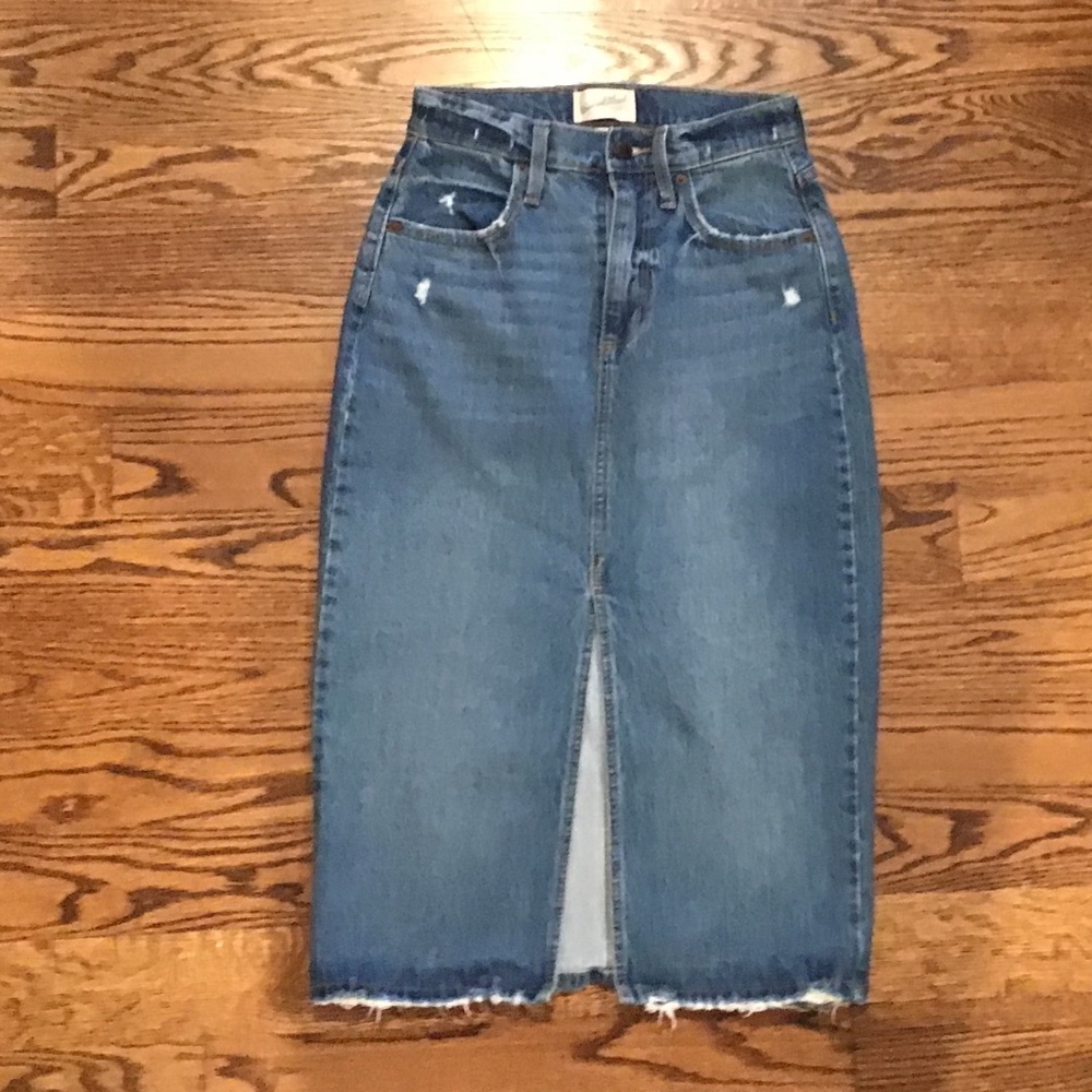Universal thread mid length denim skirt